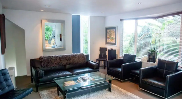 Bright 2 Bedroom Townhouse in Central Parnell