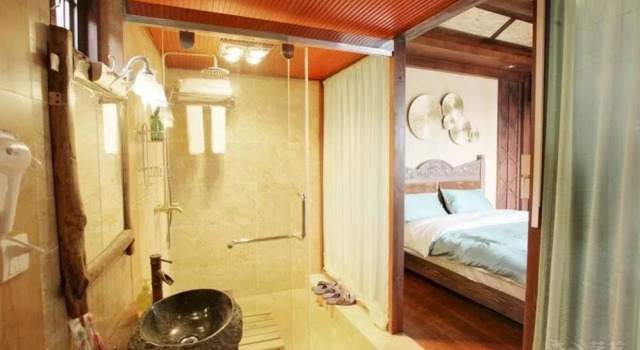 Walking Through The Clouds, Prenota Hotel Hotel a Lijiang con parcheggio, Parcheggio