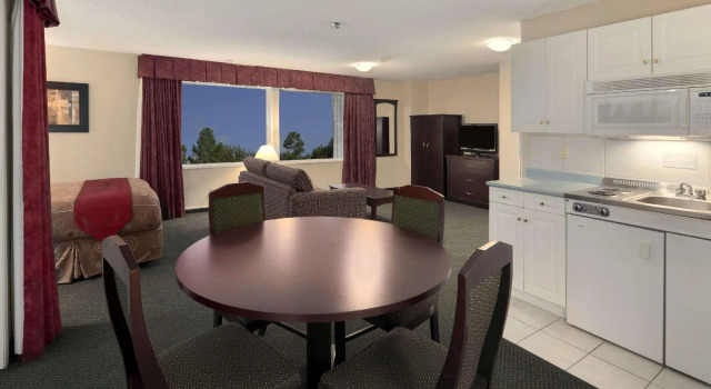Двухместный полулюкс Ocean View Travelodge by Wyndham Nanaimo