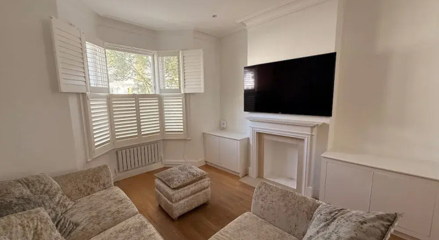 5 Bed House - Sleeps 8 - Pets - Parking - Wifi, Забронировать Дом для отпуска Виллы Лондона, рядом с Парсонс Грин, Вилла