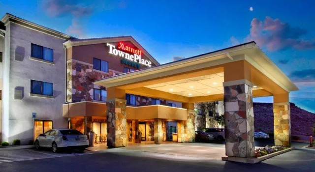 Двухместный люкс с 2 комнатами TownePlace Suites St. George