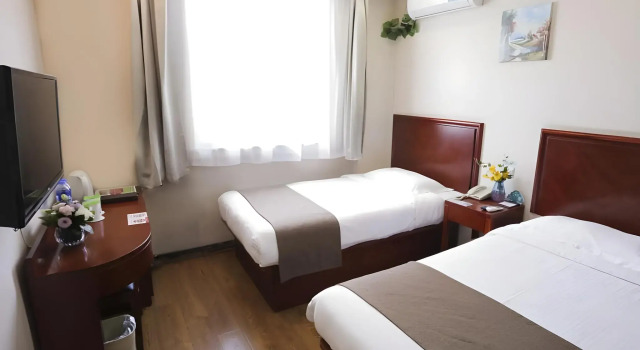 GreenTree Inn Baoding Sanfeng Road Agricultural University Shell Hotel, Book Hotel Hotels in Baoding with Parking, Parking