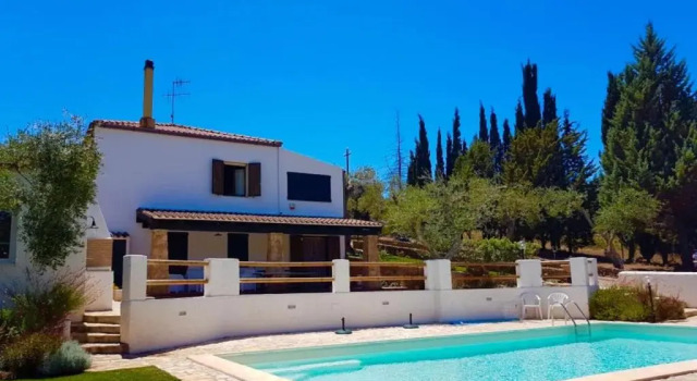 Коттедж Alghero Villa Melissa per 6 persone con piscina e giardino