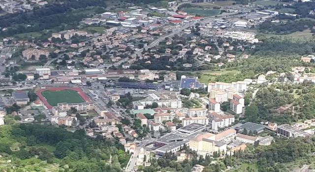 Студия charmant studio dans résidence neuve et calme