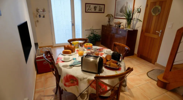 Chambres d'Hôtes Annie Lorcy, Забронировать Отель Отели в центре Ла-Трините-сюр-Мер, в центре