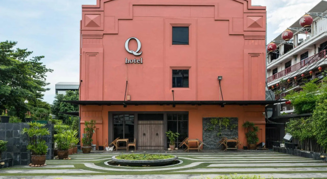 Q Hotel