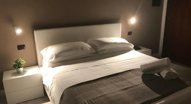 Holiday Rooms Portale Pirrera, Забронировать Отель Отели в центре Модика, в центре
