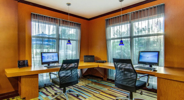 Fairfield Inn & Suites Palm Coast I-95, Забронировать Отель Палм-Кост штат Флорида, рядом с Let's Play Indoor Playground