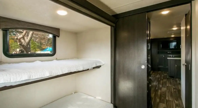 Gangneung Wow Park Caravan, Prenota Affittacamere Gangneung 