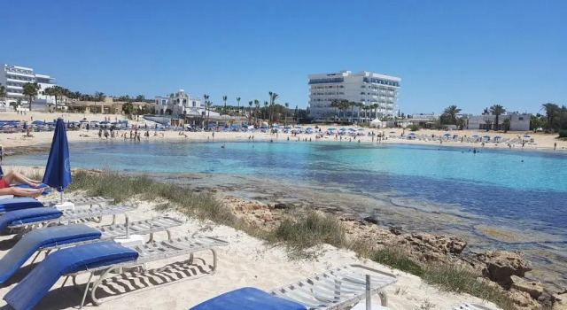 Апартаменты Deluxe Christophers Sandy Beach Suites