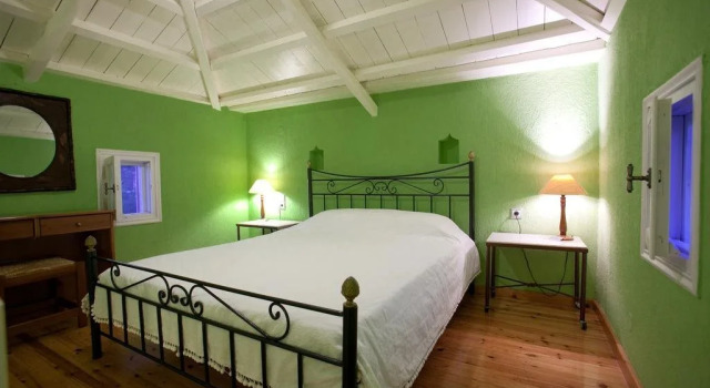 Aretousa Studios & Apartments
