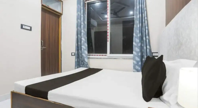 Двухместный номер Deluxe с балконом Hotel S Grand