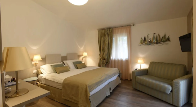 Двухместный номер Standard с балконом и с частичным видом на море Hotel La Vigna