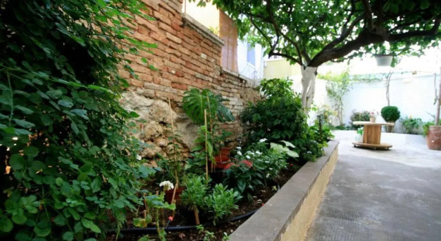 Colorful 110 m2 house in Chania City Center!, Забронировать Отель Ханья периферийная единица Ханья, рядом с Муниципальный рынок Ханьи