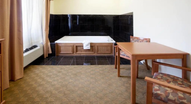 Номер Standard Holiday Inn Express Hotel & Suites Zapata by IHG