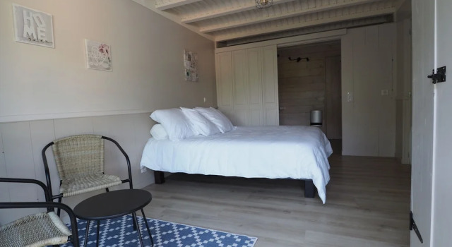 Le Chalet des Trois Quilles, Rezervovat Chata Hotely v Corbières s bazénem, Bazén