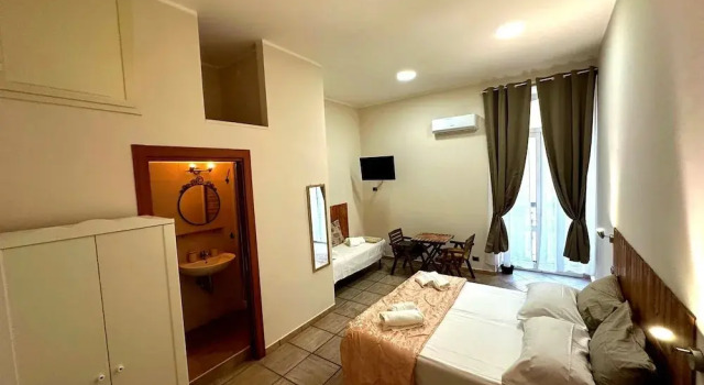 Comfort and Breakfast, Забронировать Отель Отели Неаполя с завтраком, рядом с Кафедральный собор Неаполя, Завтраки