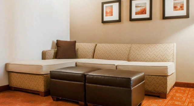 Люкс Comfort Suites Farmington