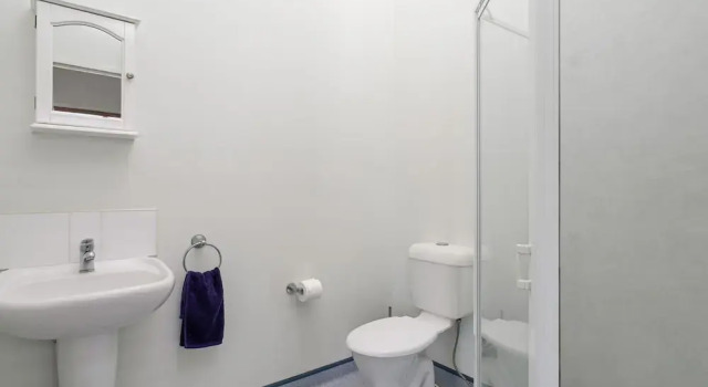 Четырёхместный номер Standard с балконом Tin Can Bays Sleepy Lagoon Motel