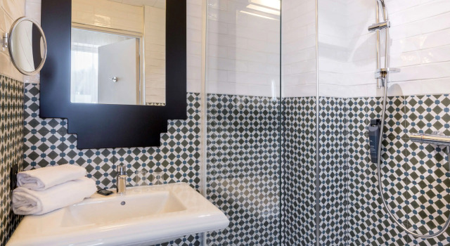 Четырёхместный номер Standard Best Western Hôtel Journel Paris Sud