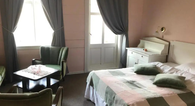 Четырёхместный номер Standard с балконом Visnes Hotel Stryn