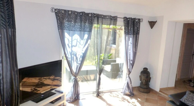 Villa With 4 Bedrooms in Roquemaure, With Private Pool, Enclosed Garde, Забронировать Вилла Виллы Овернь-Рона-Альпы, Вилла