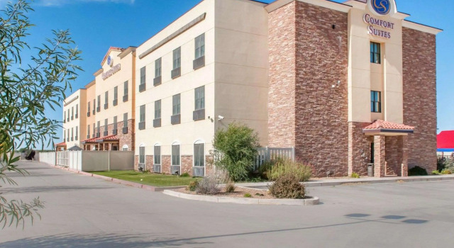 Comfort Suites Roswell North, Varaa Hotelli Hotellit New Mexico pysäköinnillä, Pysäköinti