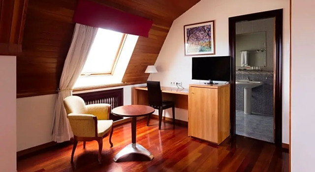 Номер Standard Мансарда Hotel Valencia