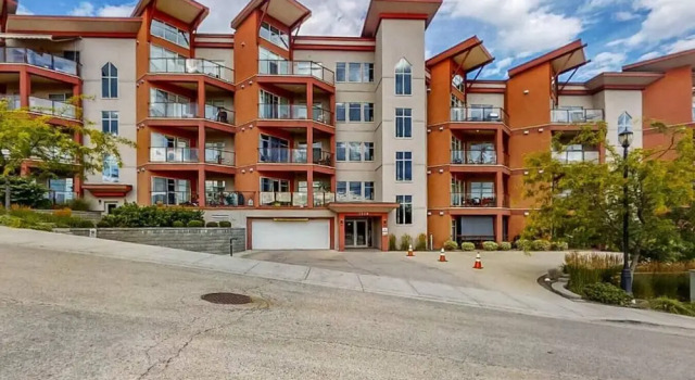 Bright 1 Bdrm at Amenity Rich Resort 102, Book Ferieresort West Kelowna 