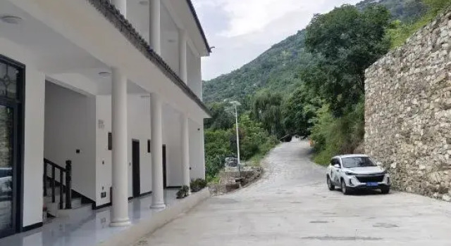 Xiapan Home Homestay (Tiger Leaping Gorge), Buchen Sie Hotel Hotels in Yunnan mit Parkplatz, Parkplätze