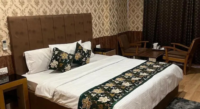 Номер Executive Hotel Golden Palm by Rattan's 1925