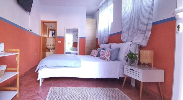 Studio Apartments Roza - A Charming Oasis in the Centre of Makarska, Забронировать Апартаменты/квартира Апартаменты Макарска, рядом с Набережная Рива (Макарска), Апартаменты/квартира