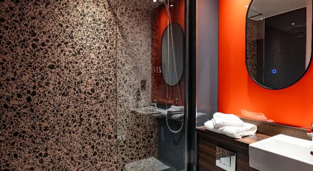 Двухместный клубный номер Standard Village Hotel Wirral