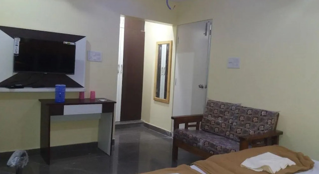 S R Guest House
