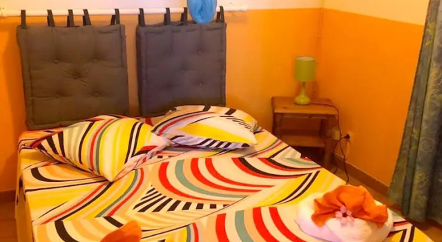 House With 2 Bedrooms in Terre de Haut, With Wonderful sea View, Enclosed Garden and Wifi Near the Beach, Buchen Sie Hotel Terre-de-Haut Basse-Terre