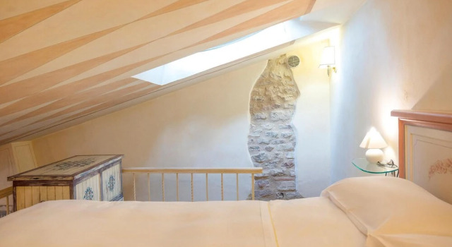 Trucchia, Varaa Hotelli Scheggino Umbria