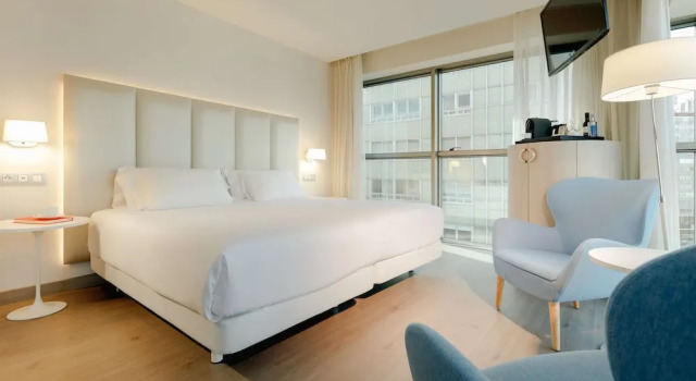 Номер Deluxe с балконом Hesperia A Coruña Centro