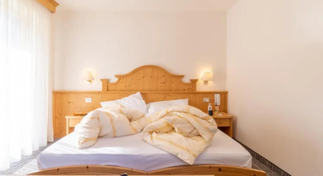 Albergo Canazei, Забронировать Отель Отели Канацеи с парковкой, рядом с Канатная дорога Пекол-Коль дей Росси (нижняя станция), Парковка