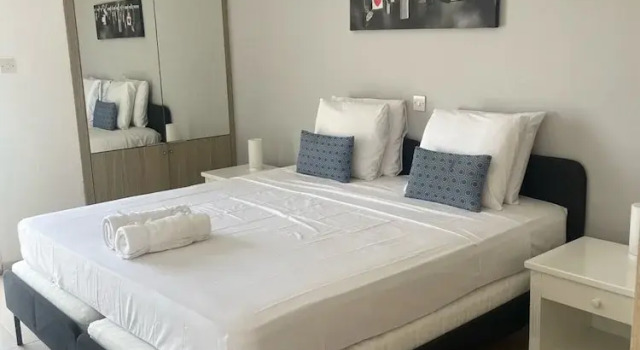 Suite 104 at Valentina Apartments Paphos Cosy Comfort for Two, Rezerwuj Apartament Pafos Pafos, w pobliżu Markideio Theatre