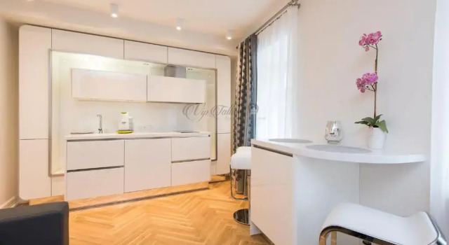 Студия Deluxe Vip Old Town Apartments