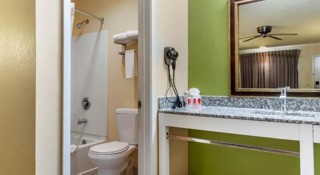 Номер Standard Econo Lodge West - Coors Blvd