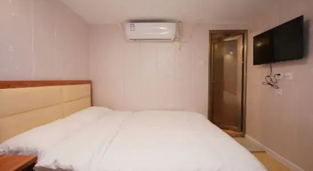Люкс Jingkanglong Hotel (West Gate of Communication University of China)