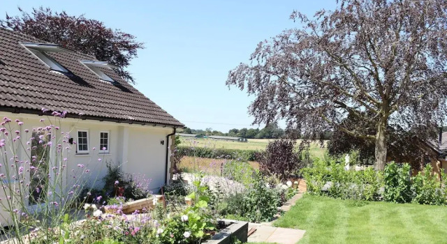 Коттедж Leafield House @ Nables Farm