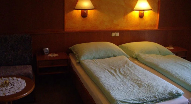 Hotel Pension Stadlhuber Aktivpark Kremsmünster, Book Hotel Kremsmuenster Upper Austria