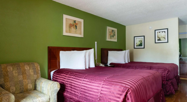 Четырёхместный номер Standard Country Hearth Inn & Suites Marietta