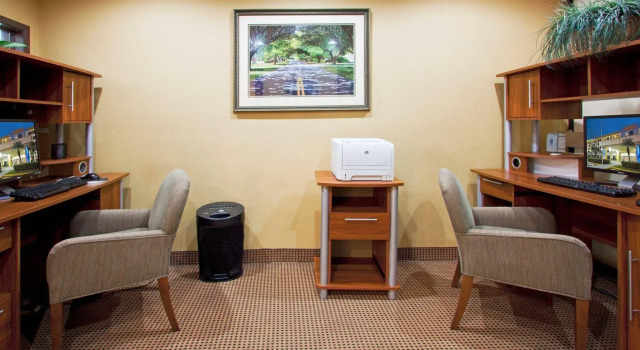 Holiday Inn Express & Suites Miami - Hialeah by IHG