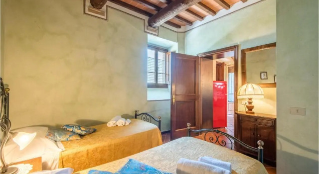 Beautiful apartment in Montaione with Outdoor swimming pool, WiFi and 2 Bedrooms, Boek Appartement Montaione Val D'Elsa