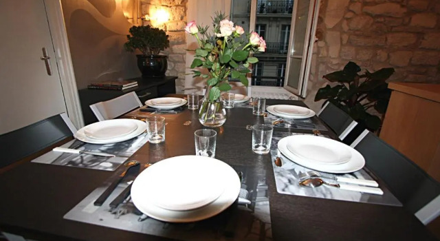 Апартаменты ParisInteriorsRentals - Beautiful 2 BDR Le Marais NOTRE DAME