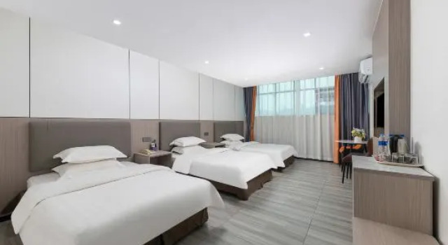 Трёхместный номер Standard Good East Hotel