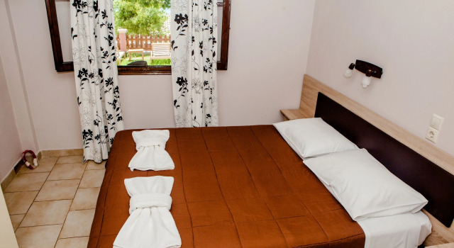 Eleana Apartments And Studios